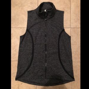 Under Armor women’s black and grey vest M